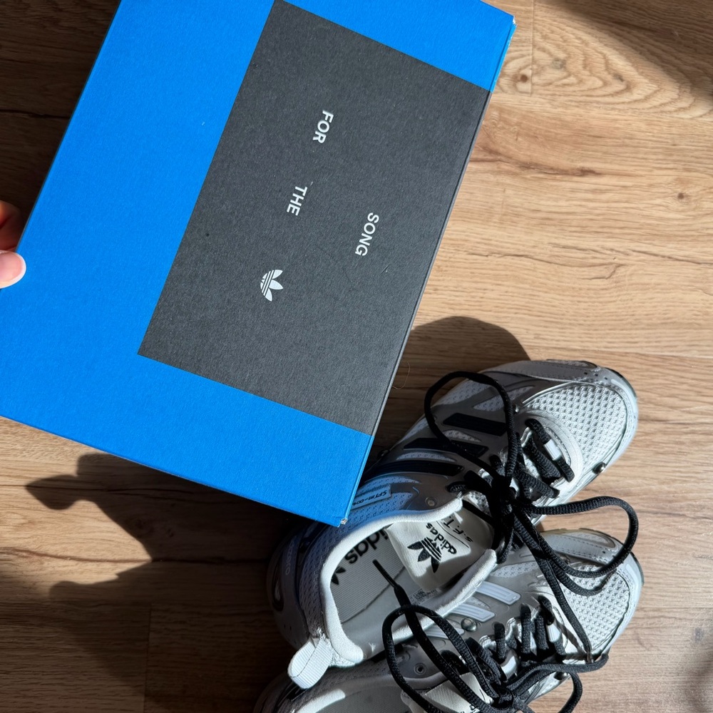 Adidas SFTM sneakers with Box